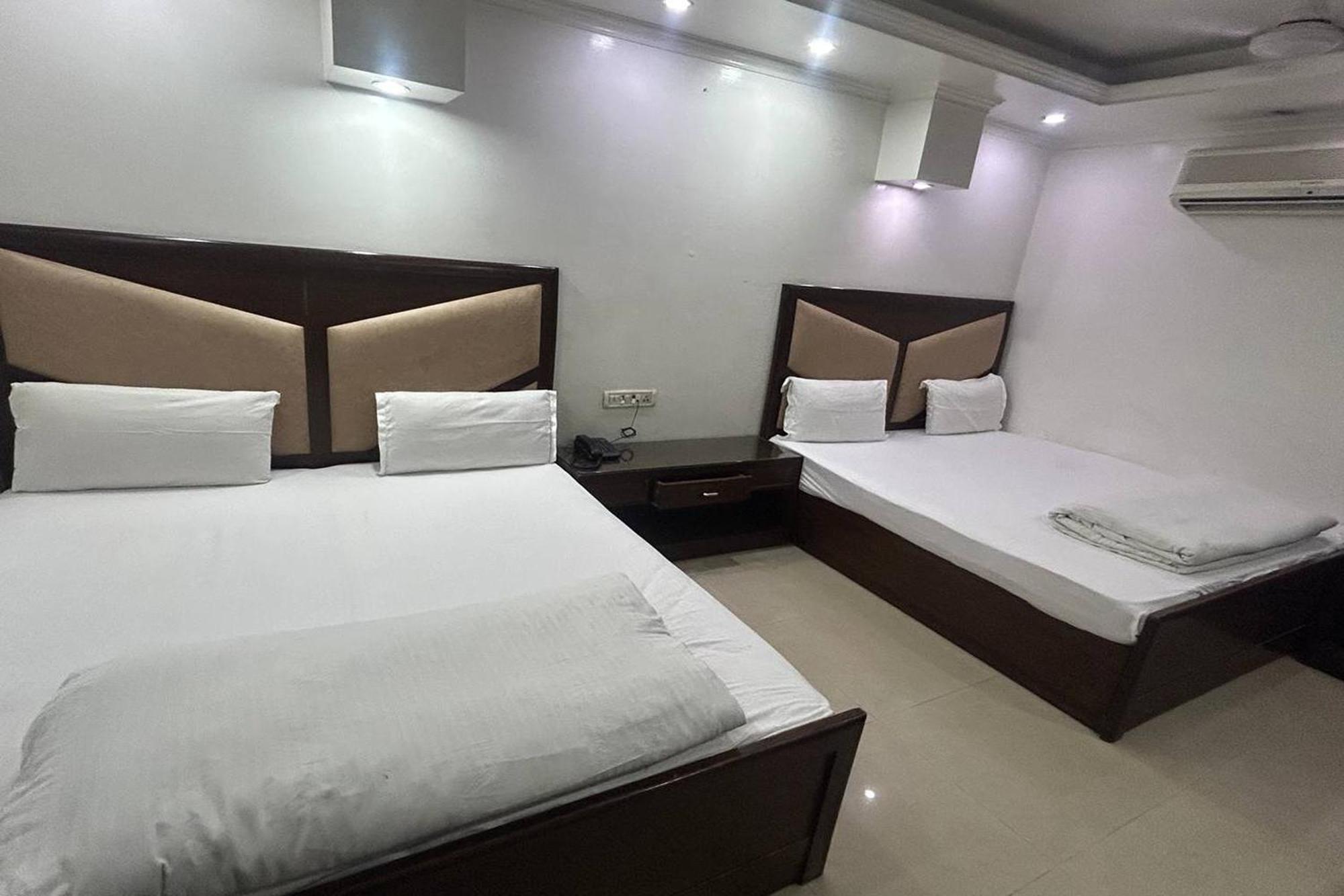 Hotel Today International New Delhi Exterior photo