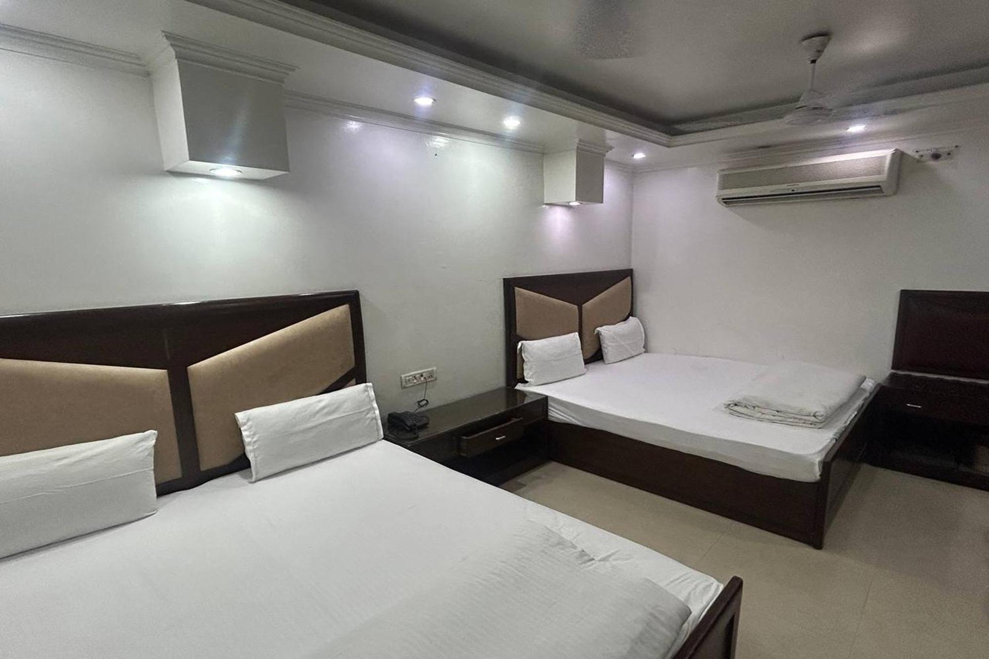 Hotel Today International New Delhi Exterior photo