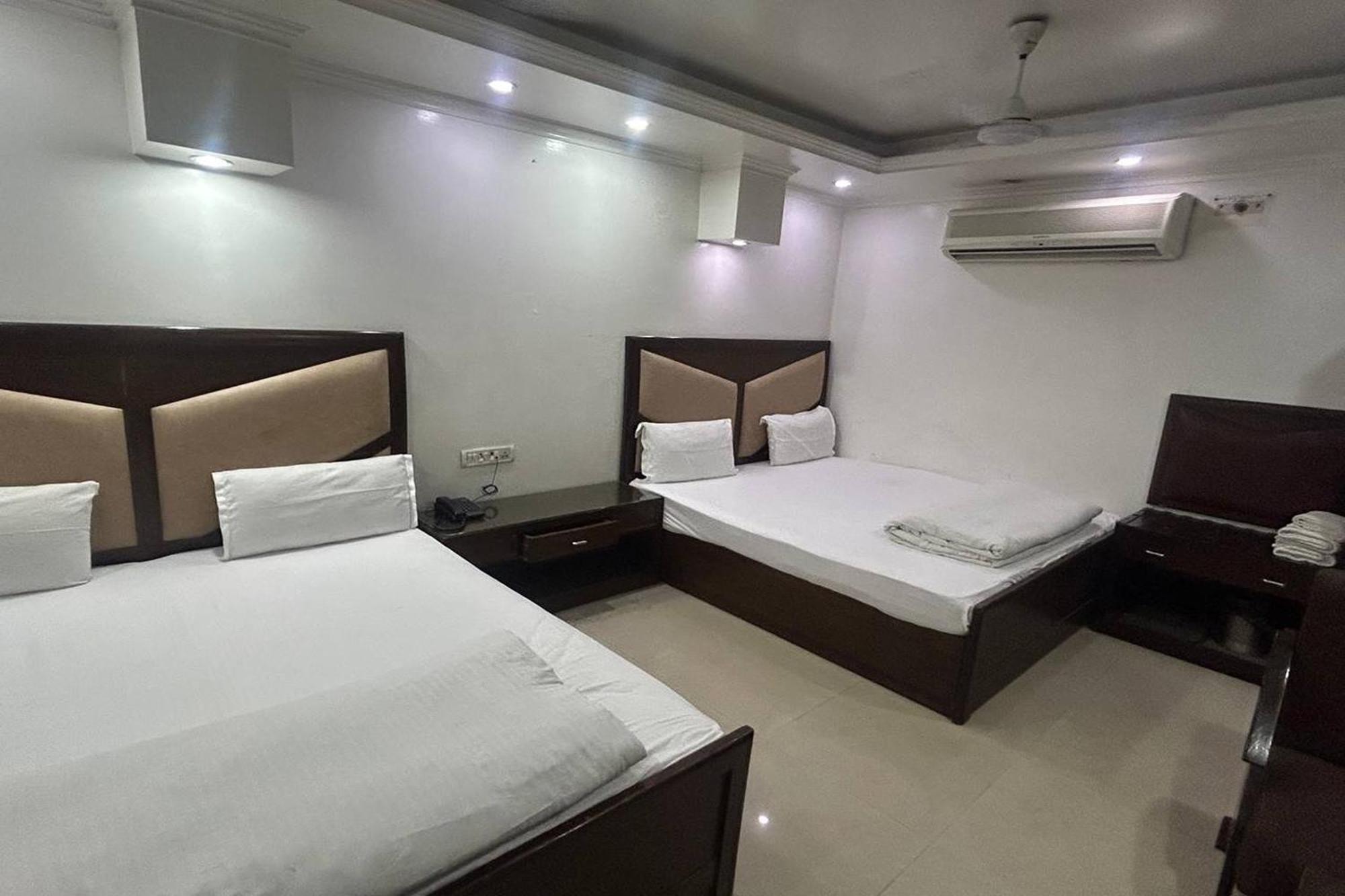 Hotel Today International New Delhi Exterior photo