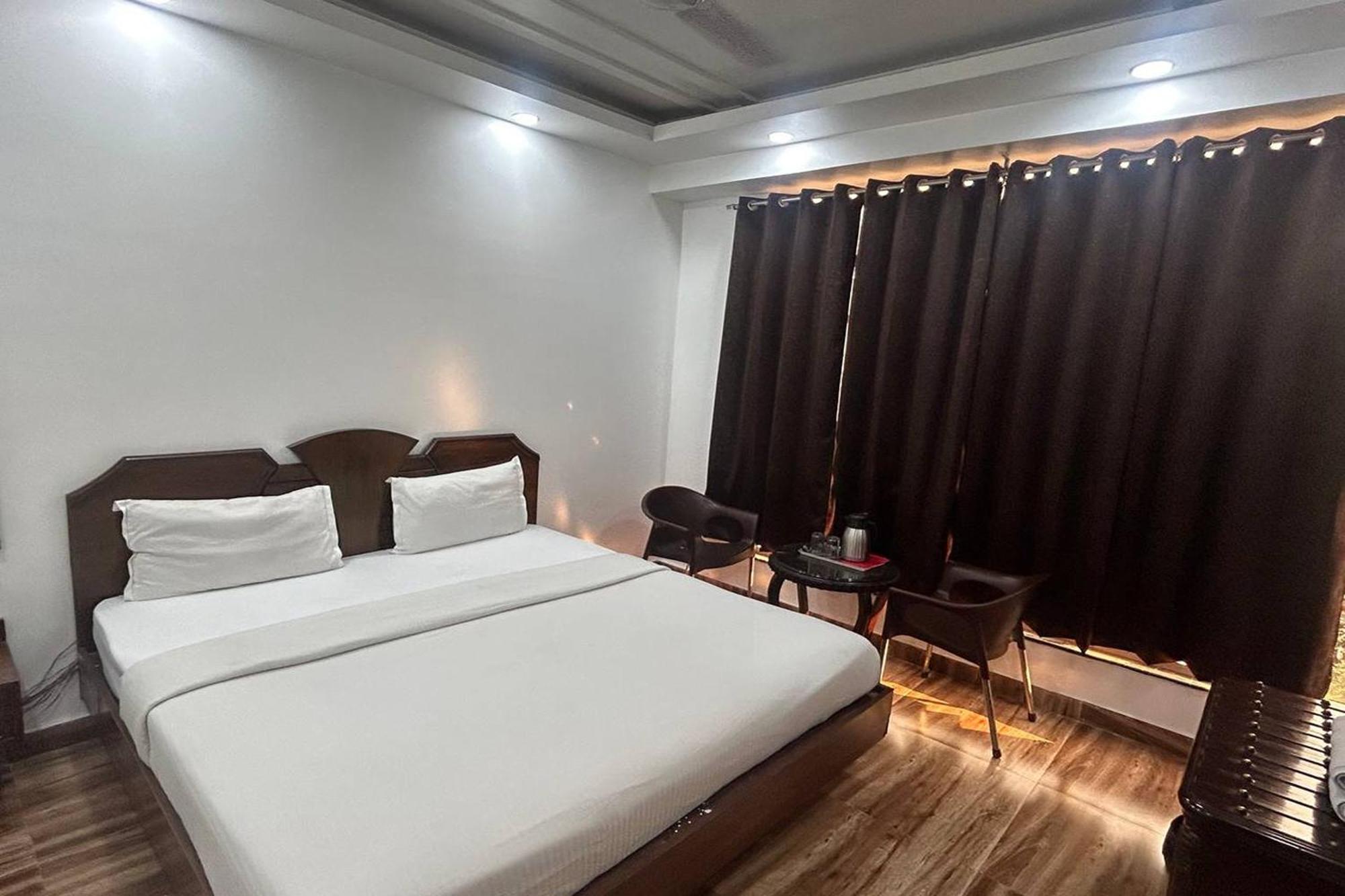 Hotel Today International New Delhi Exterior photo