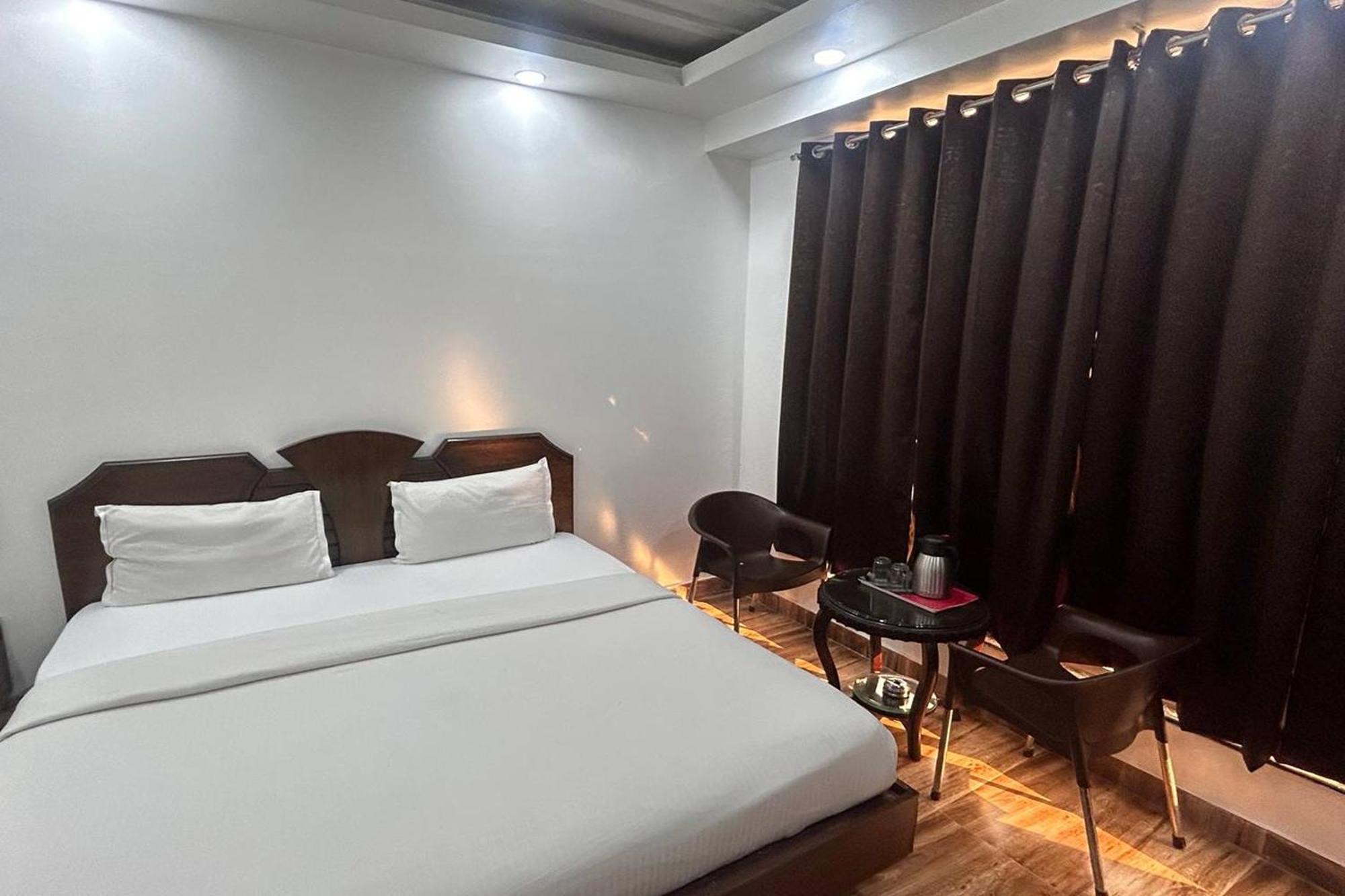 Hotel Today International New Delhi Exterior photo