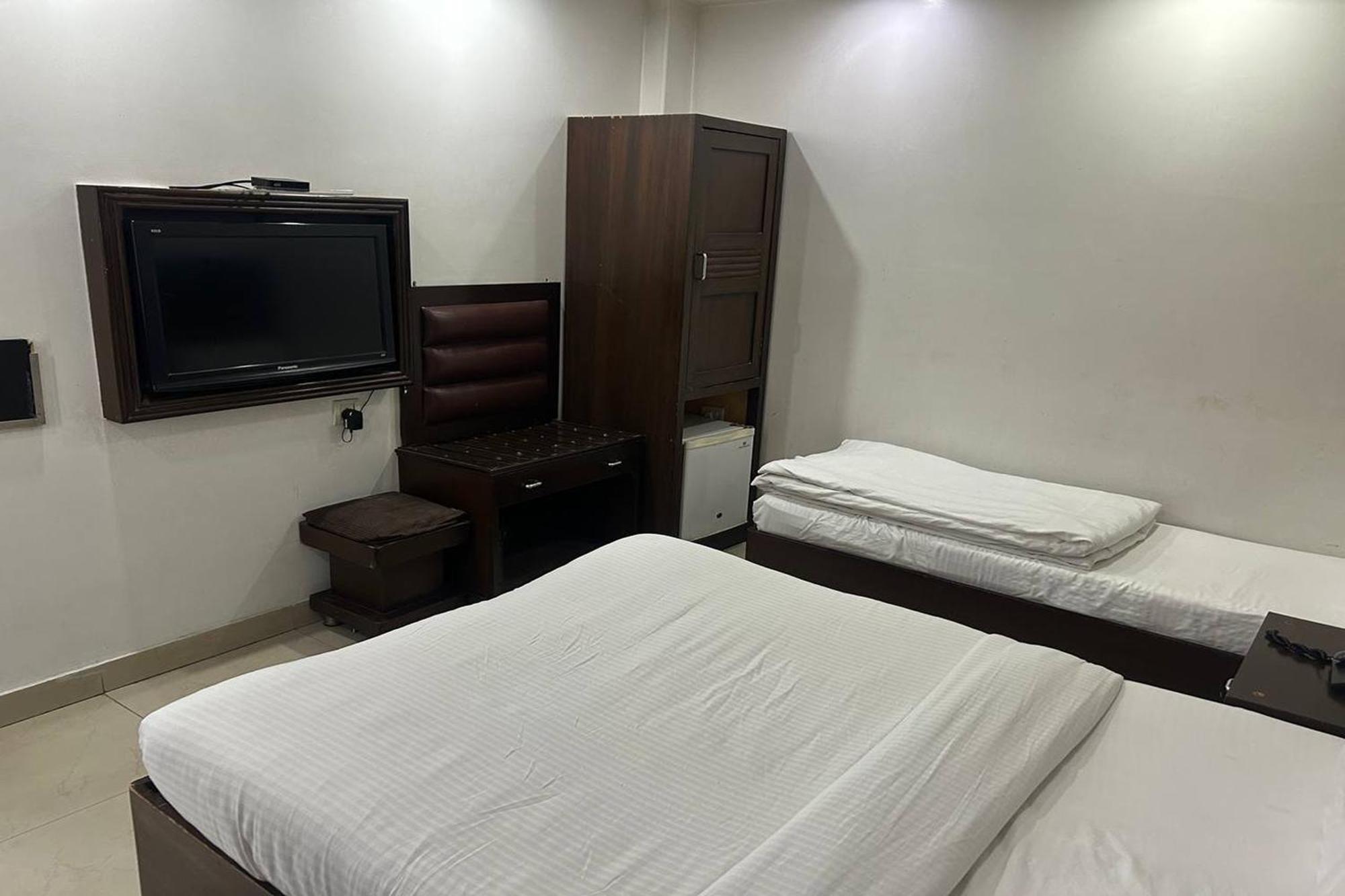 Hotel Today International New Delhi Exterior photo