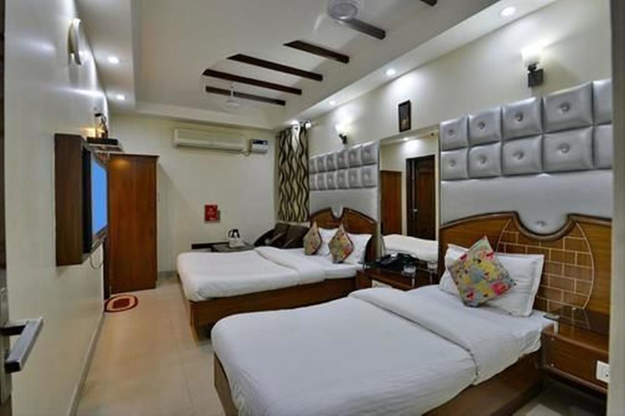 Hotel Today International New Delhi Exterior photo